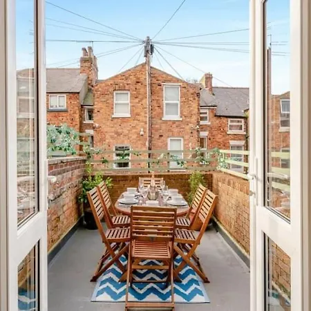 Seagull Escapes - Short Walk To The 펜션