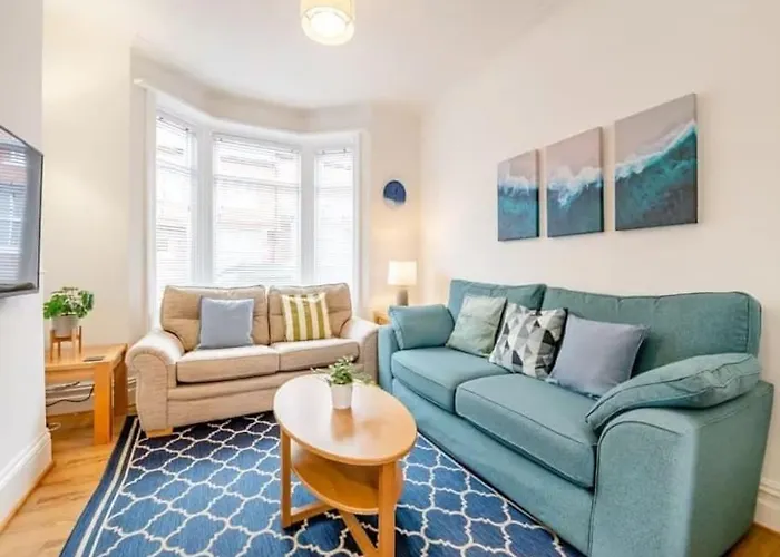 Seagull Escapes - Short Walk To The *