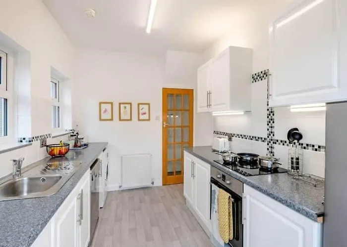 Seagull Escapes - Short Walk To The *